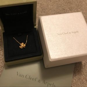 Preowned Van Cleef & Arpels Frivole mini Pendant